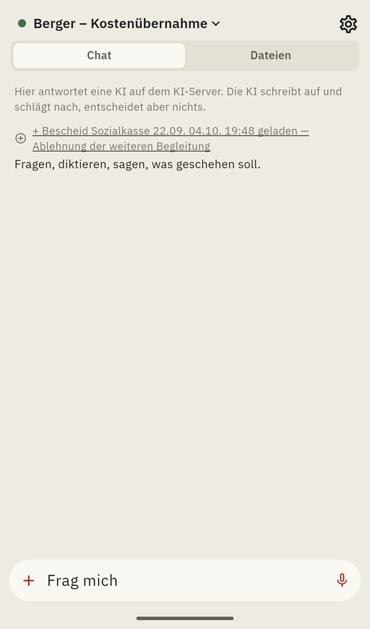 Im Chat ist das Foto eines Bescheids der Rheinauer Sozialkasse geladen. Erfundene Daten.